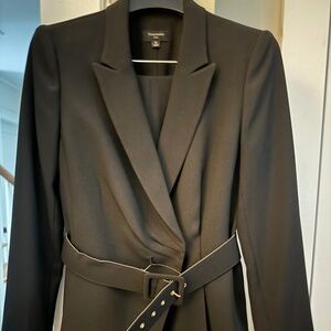 Tahari women’s suit size 6